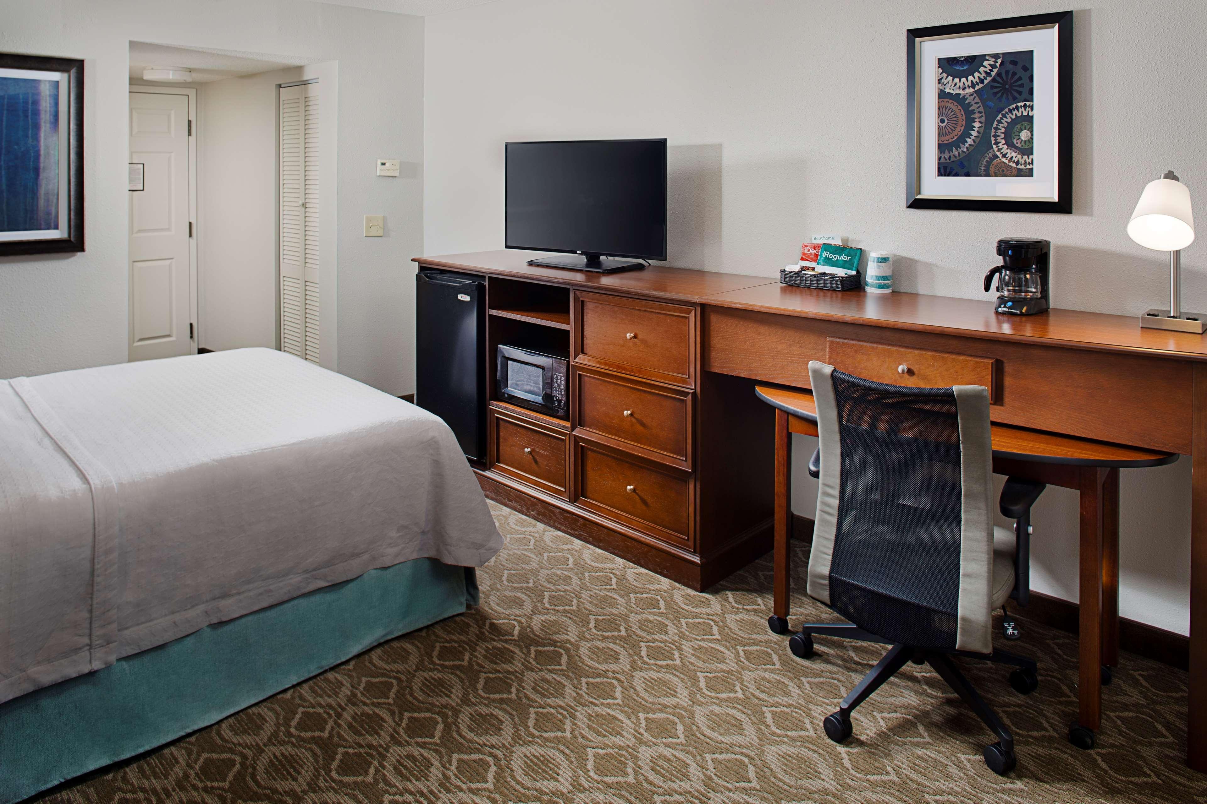 Homewood Suites By Hilton Raleigh/Кари Екстериор снимка